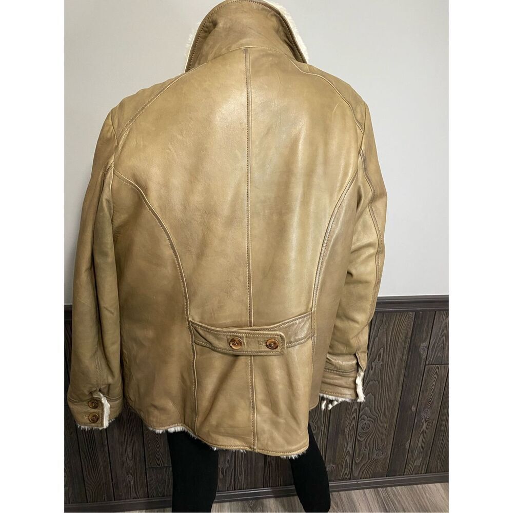 Danier tan leather barn/chore coat with faux shearling interior. - Picture 10 of 16